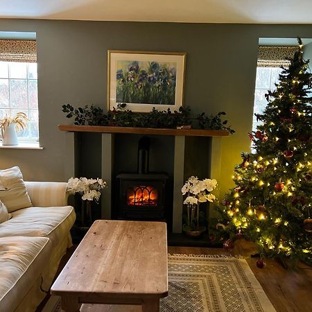Quaint Self Contained Cottage Near Edinburgh. Loanhead Bagian luar foto